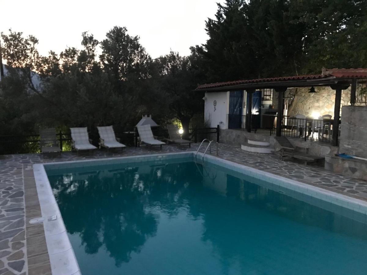 Villa Maroudia Кими Екстериор снимка