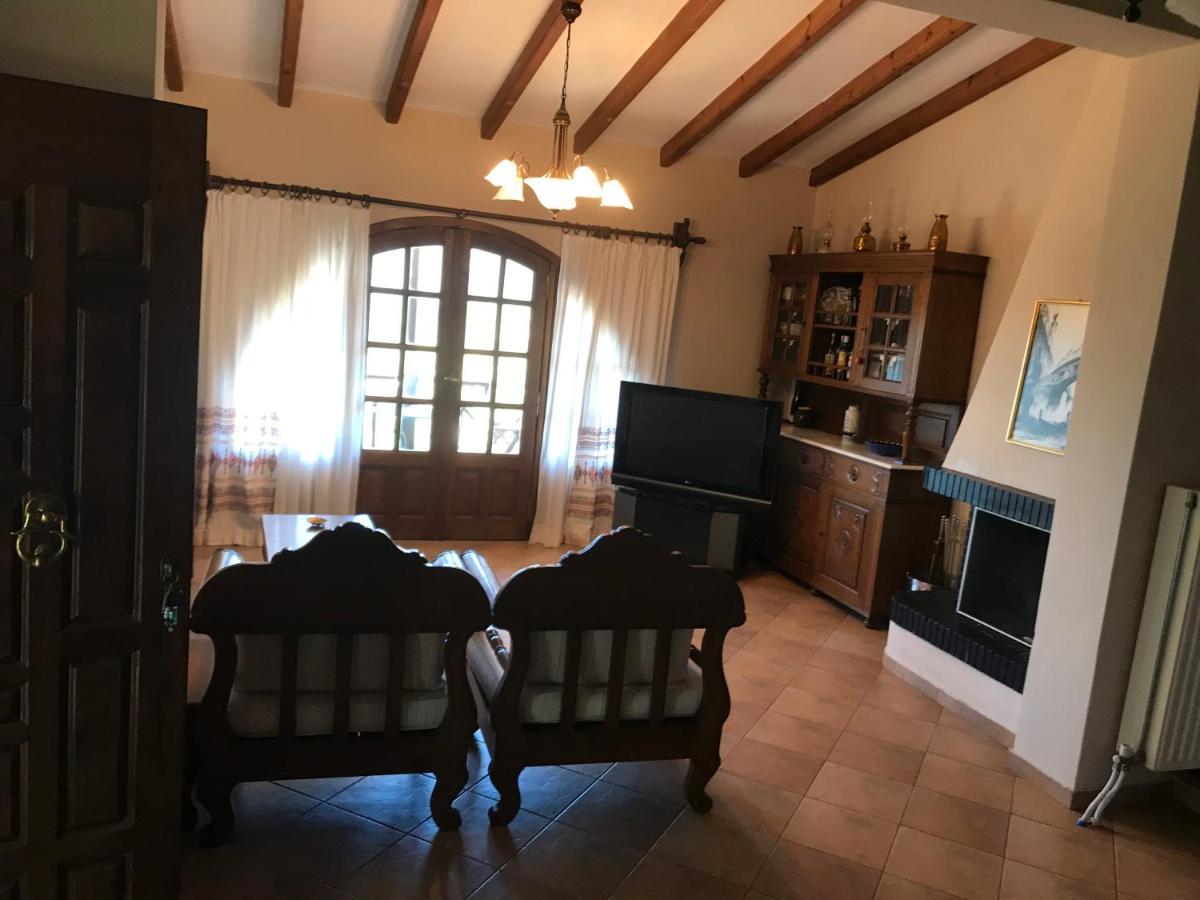 Villa Maroudia Кими Екстериор снимка