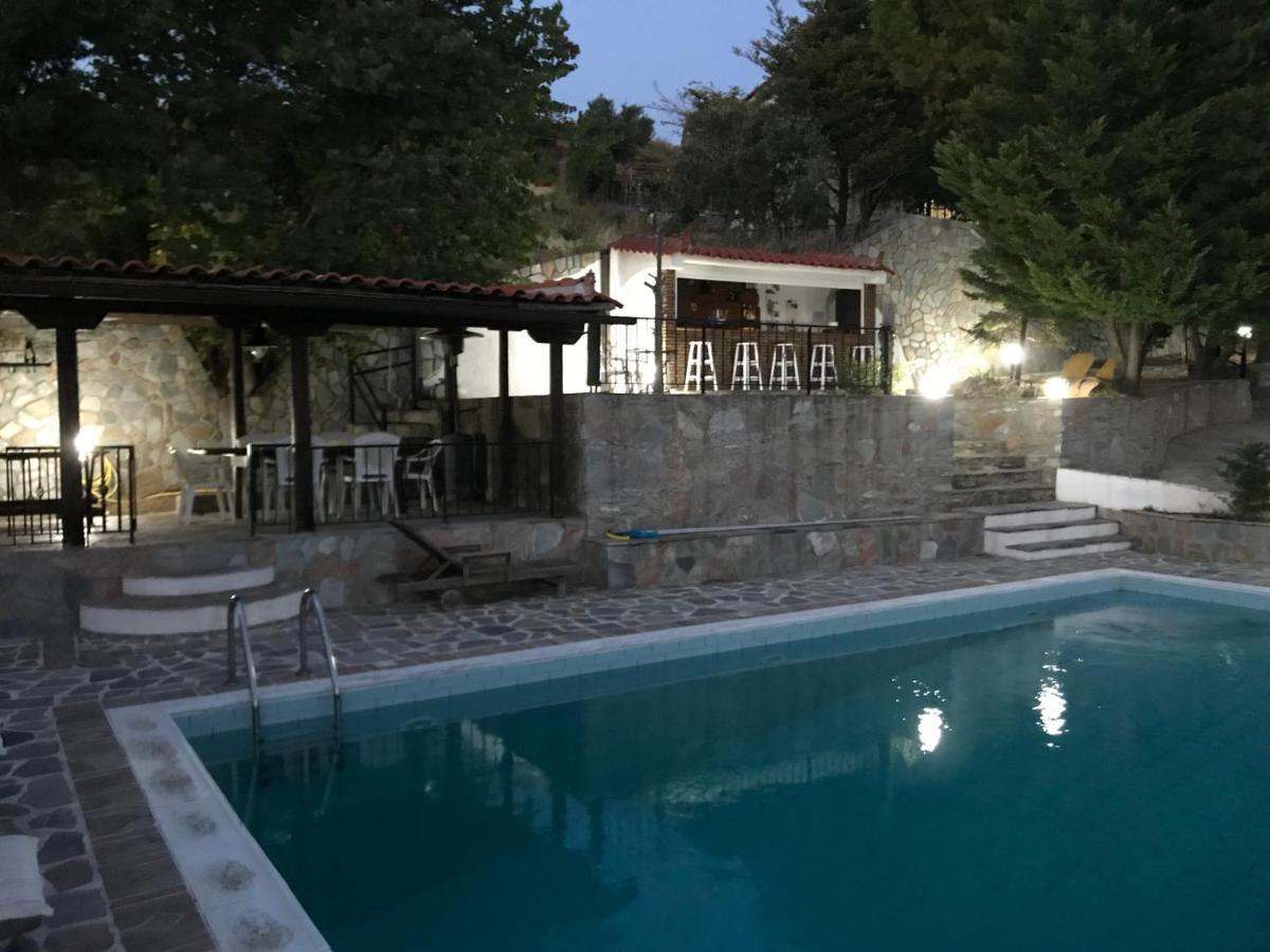 Villa Maroudia Кими Екстериор снимка