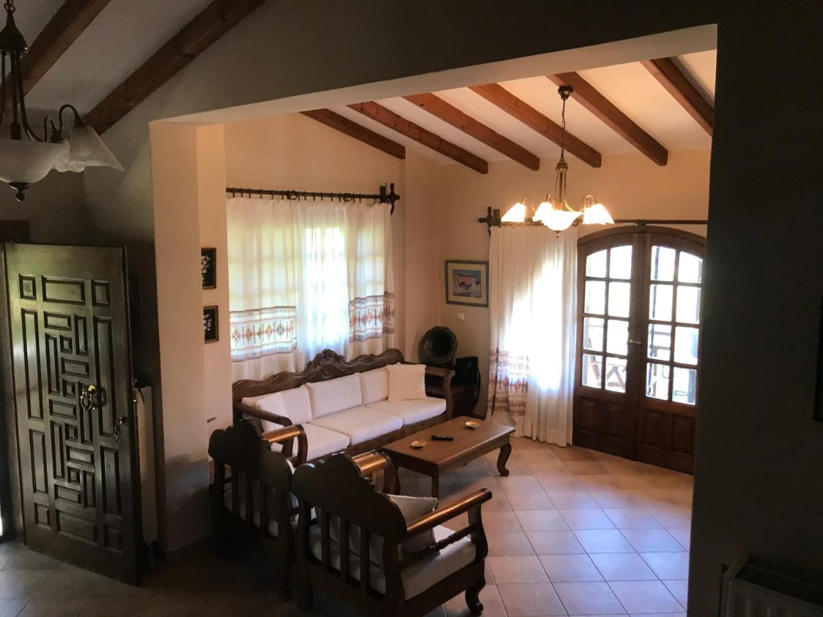 Villa Maroudia Кими Екстериор снимка