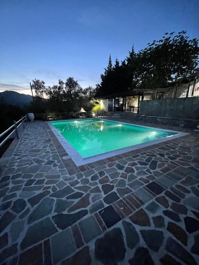 Villa Maroudia Кими Екстериор снимка